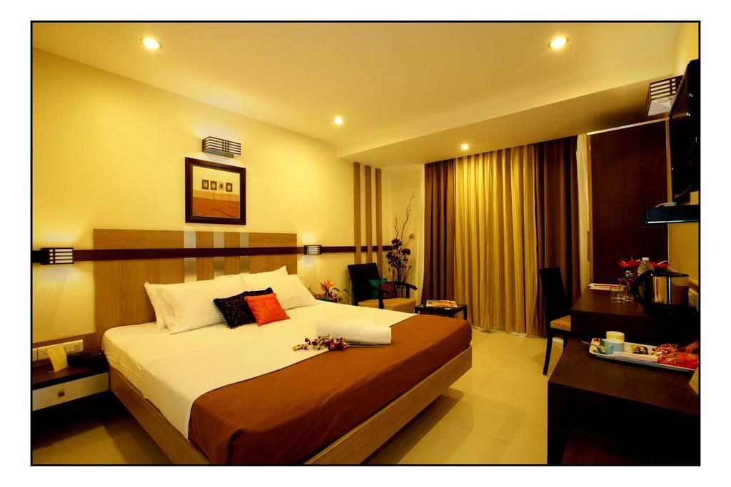 Hotel Utsav Deluxe Pune Exterior photo