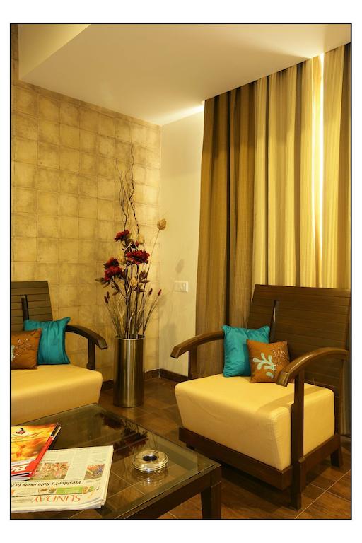 Hotel Utsav Deluxe Pune Room photo